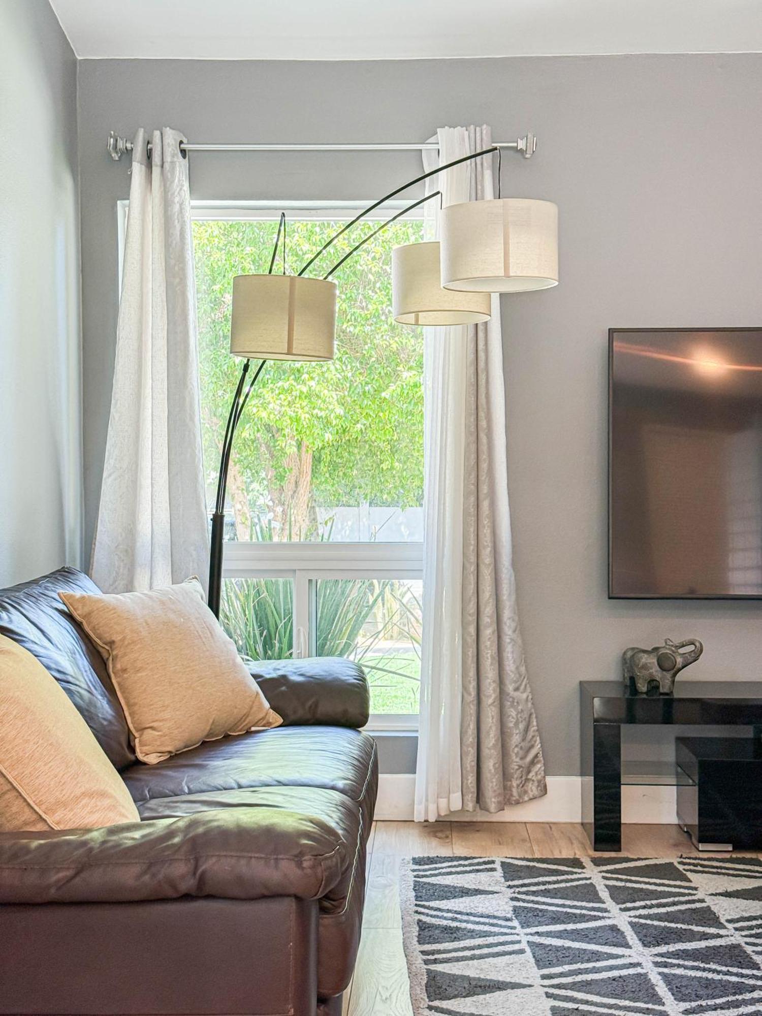 Villa Luxurious 4Br House With Swimming Pool -Fb Los Ángeles Exterior foto
